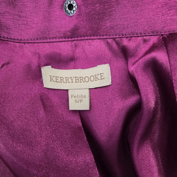 Kerrybrooke Shiny Magenta Jacket With Button Down Collar and 3/4 Sleeves. Small - Picture 12 of 15